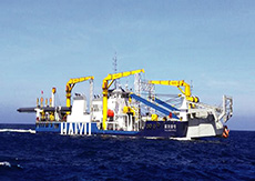 8000立方自航绞吸式挖泥船